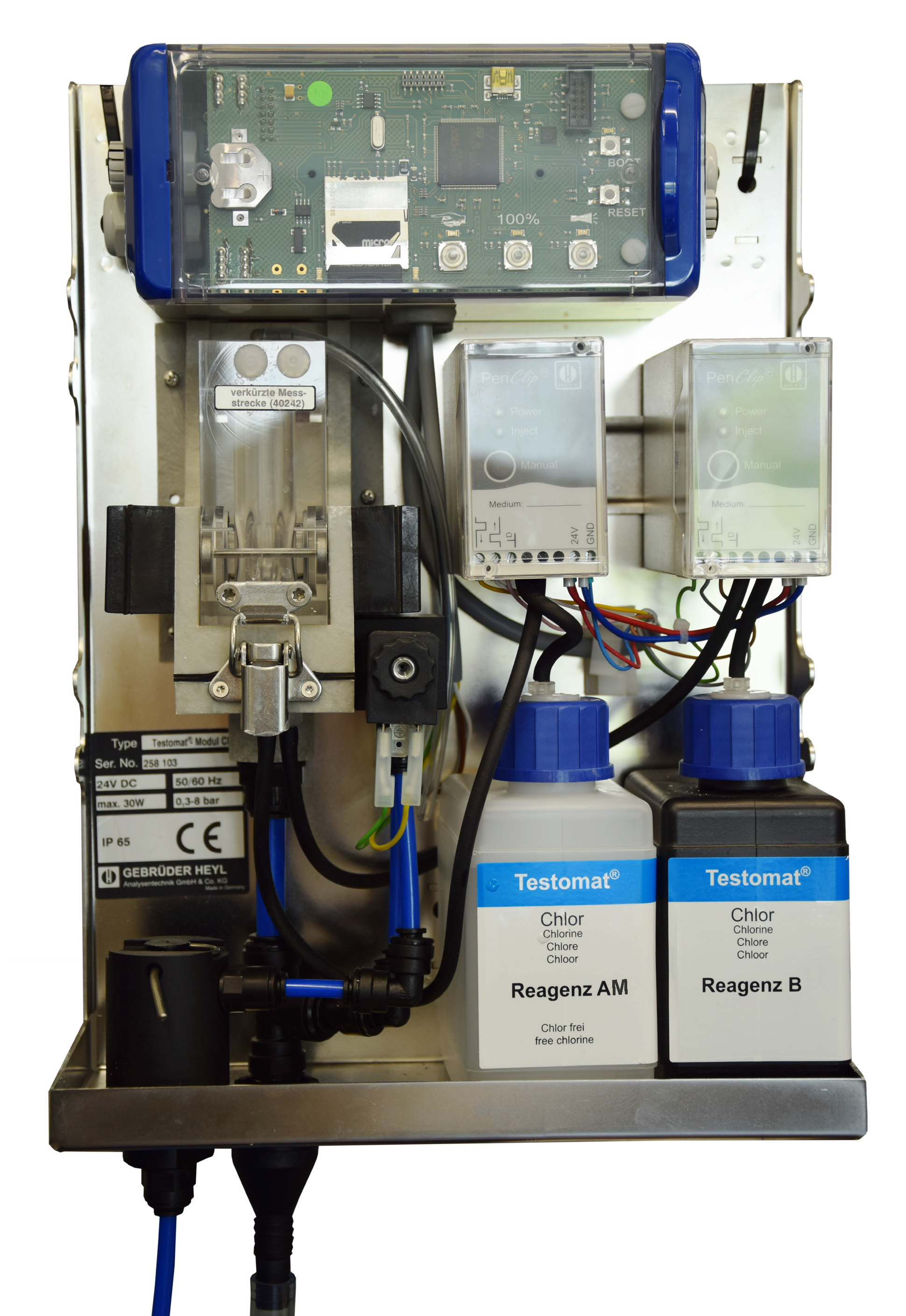 Testomat LAB Monochloramin NH2CL, Frontansicht mit Reagenzbehältern und Anschlüssen